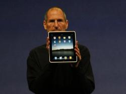 Steven_Jobs_iPad.jpg